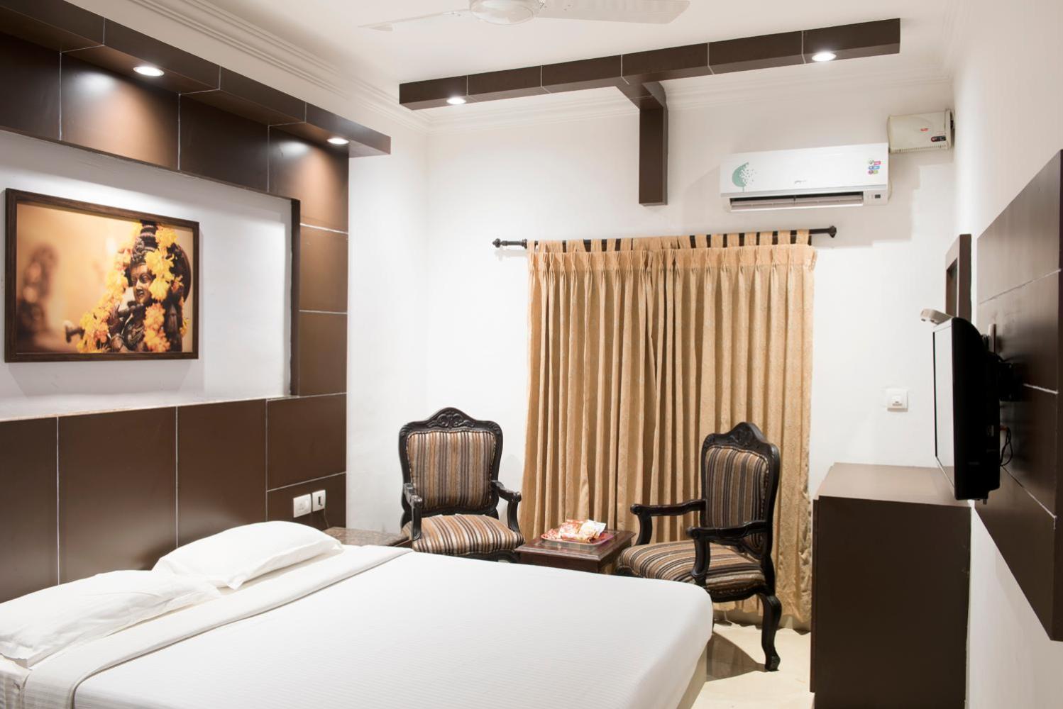 Hotel The Vyshakh à Guruvāyūr Extérieur photo
