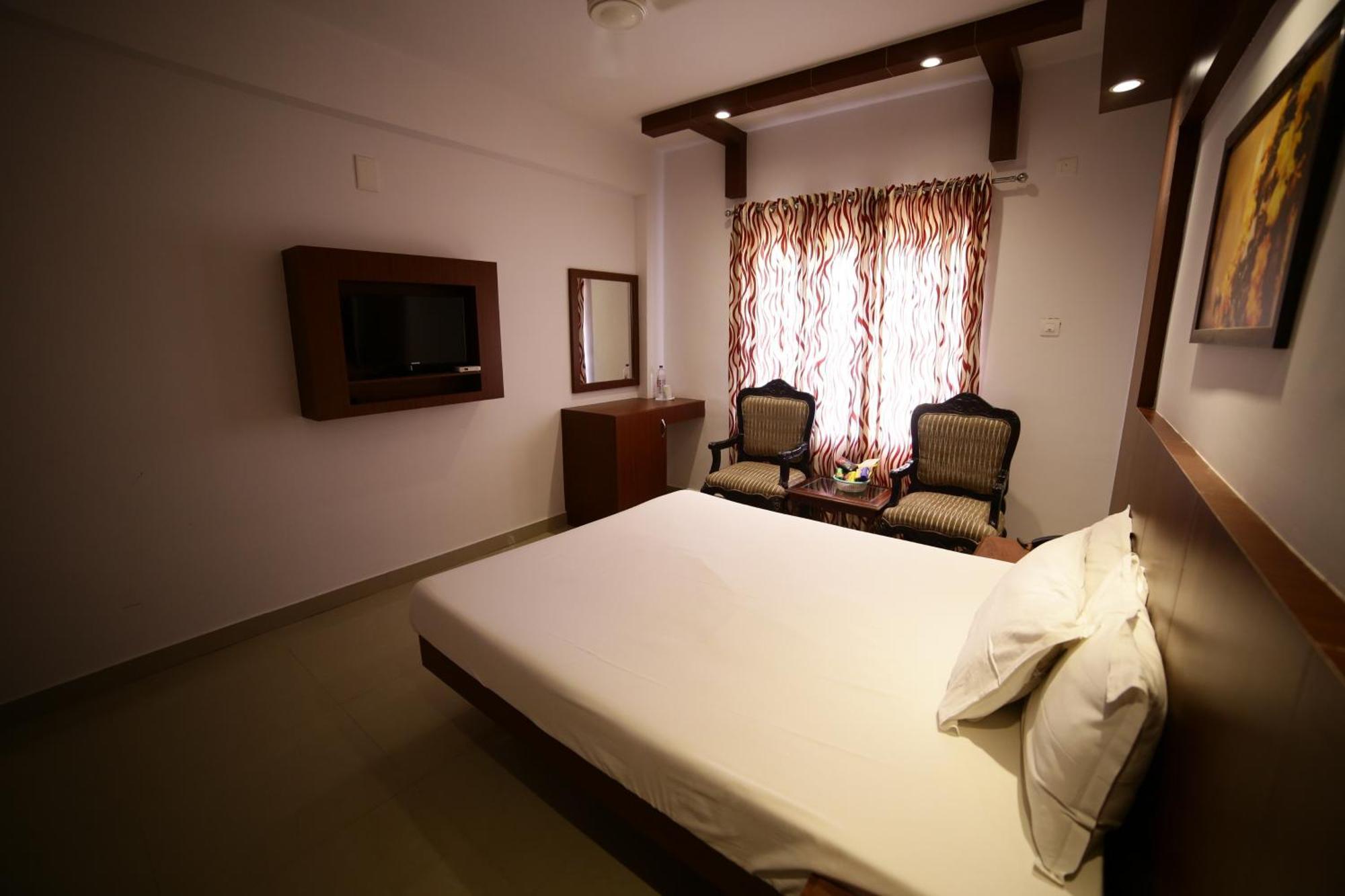 Hotel The Vyshakh à Guruvāyūr Extérieur photo