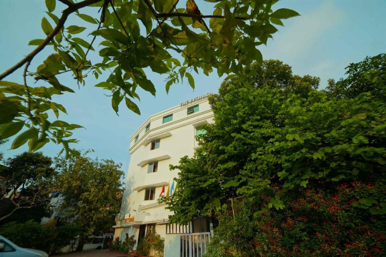 Hotel The Vyshakh à Guruvāyūr Extérieur photo